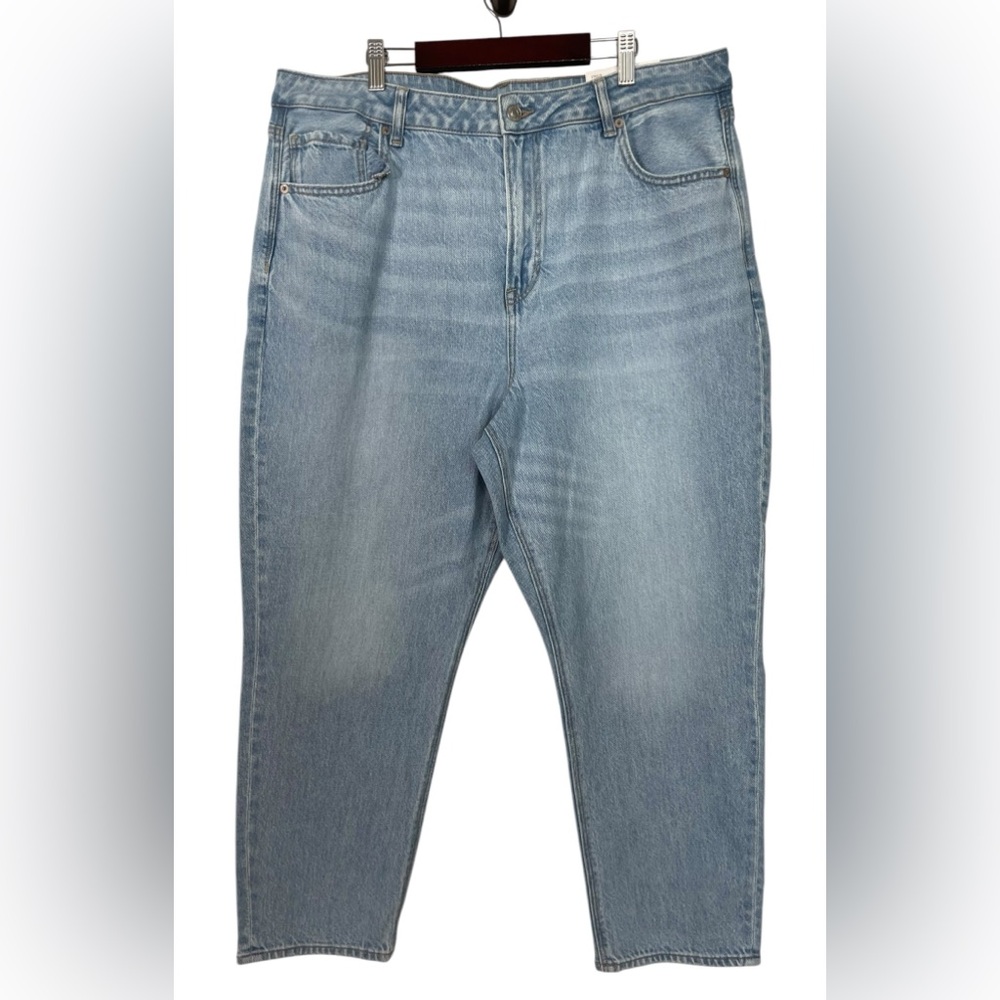 NWT American Eagle Strigid Mom Jean   High Rise Sz 18W Short
